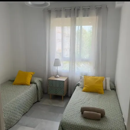 Carihuela Plaza Del Remo * Torremolinos