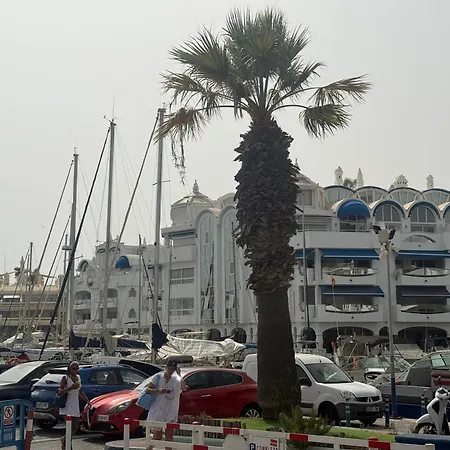 Carihuela Plaza Del Remo Torremolinos